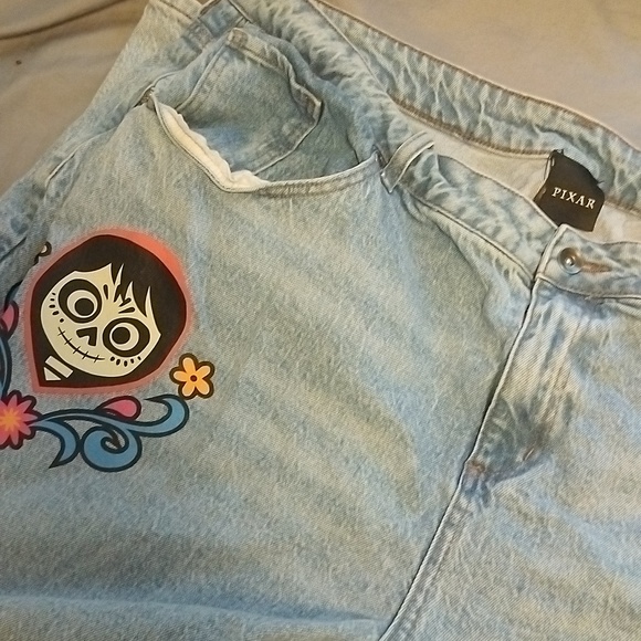 Her Universe Disney's Coco Mom Jeans - Sz 20w - Picture 3 of 6